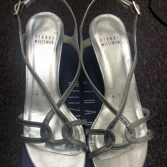 Beautiful Stuart weitzman reversal sandals silver 6.5 - Picture 6 of 6